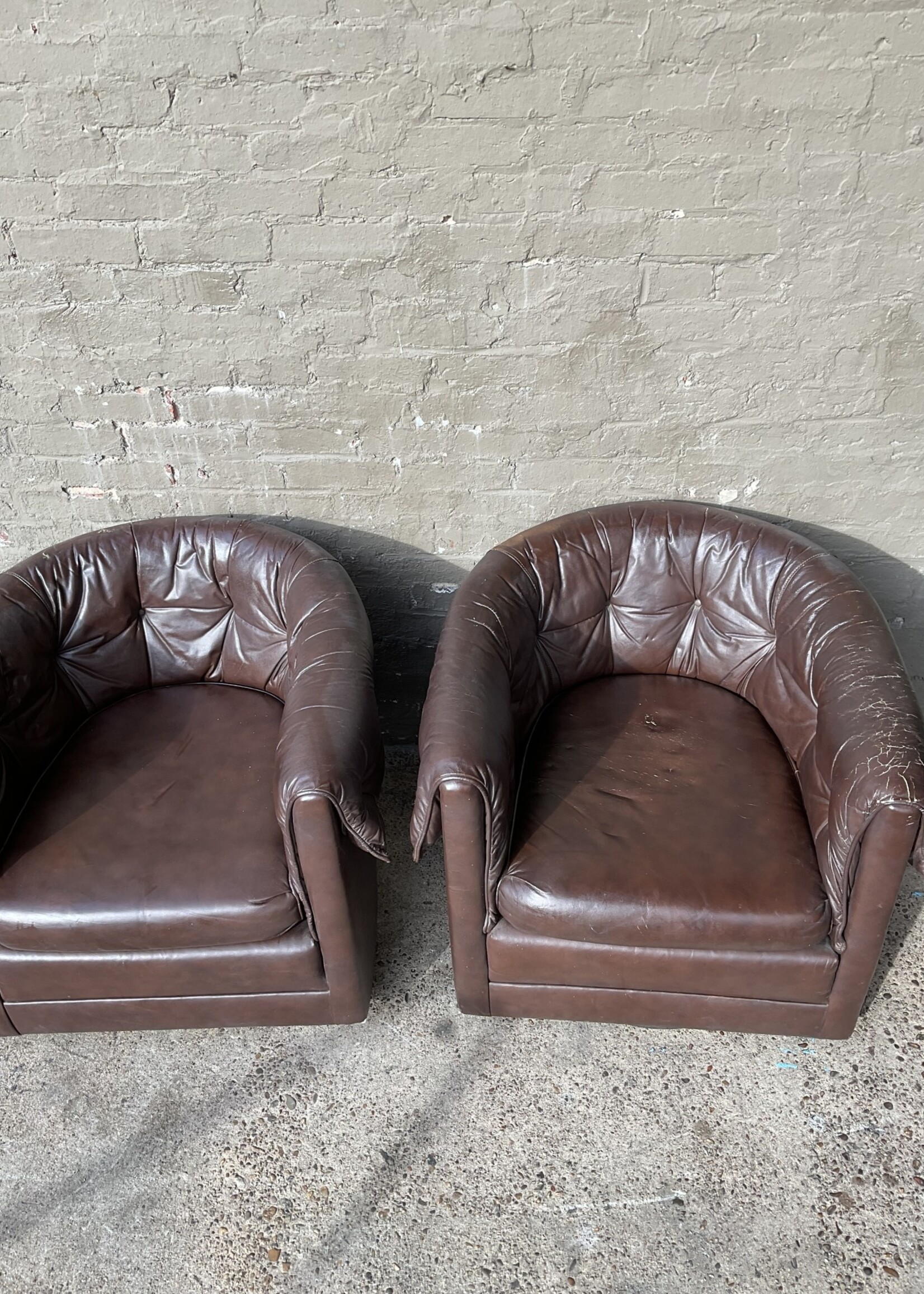 GOODWOOD Pair of Vintage Swivel Chairs