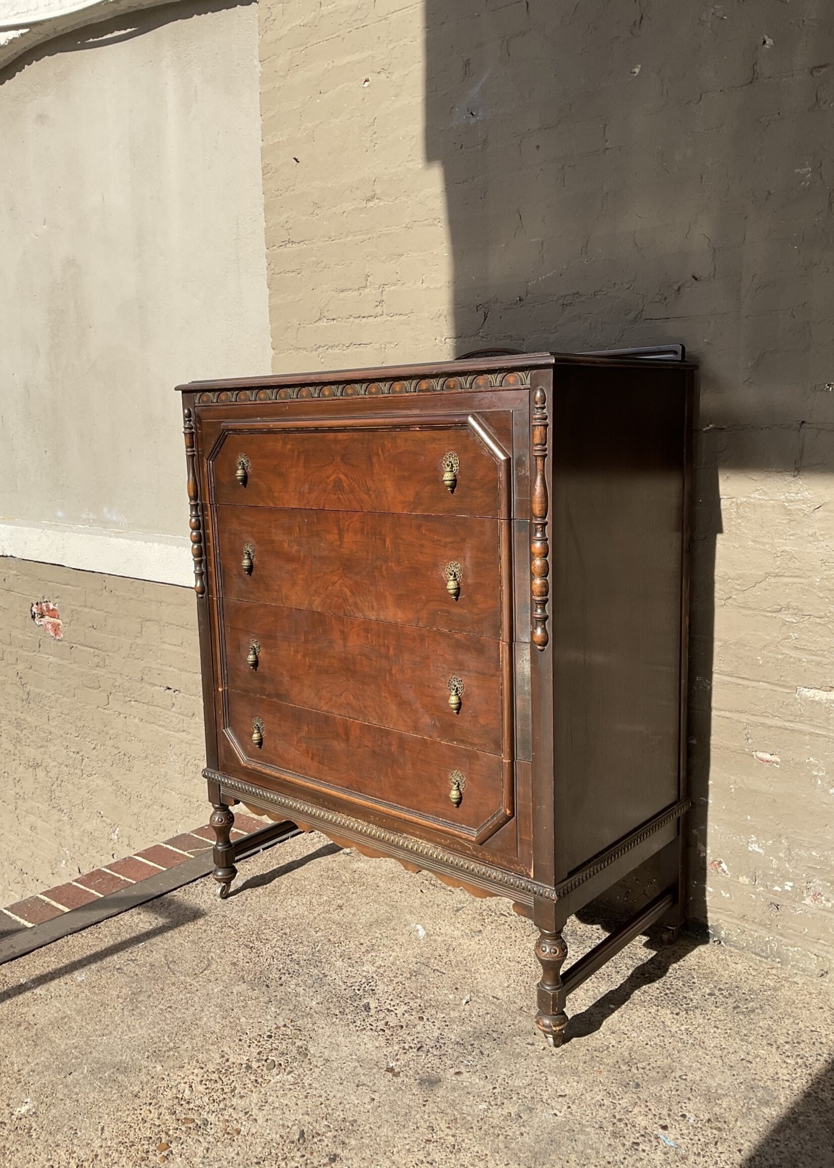 GOODWOOD Vintage Dresser